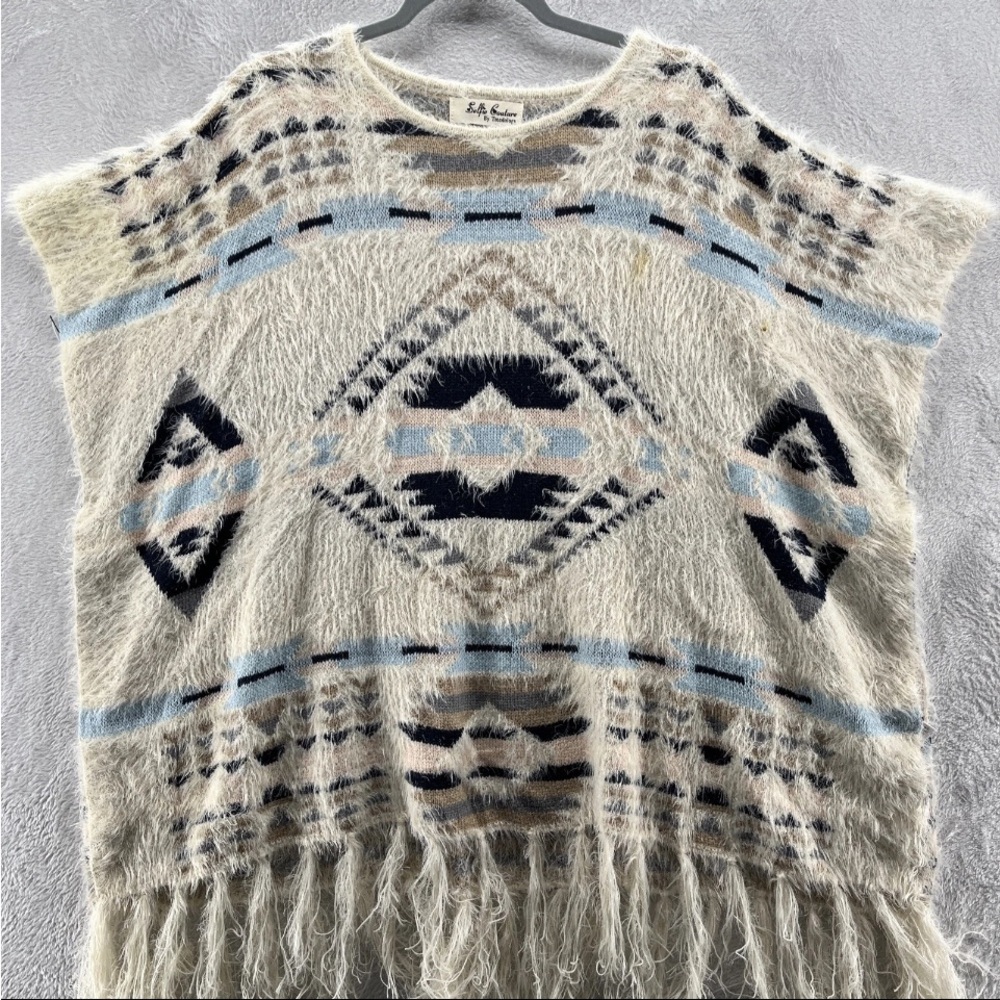 🌺🌵Aztec Patterned Cream Sweater🌵🌺